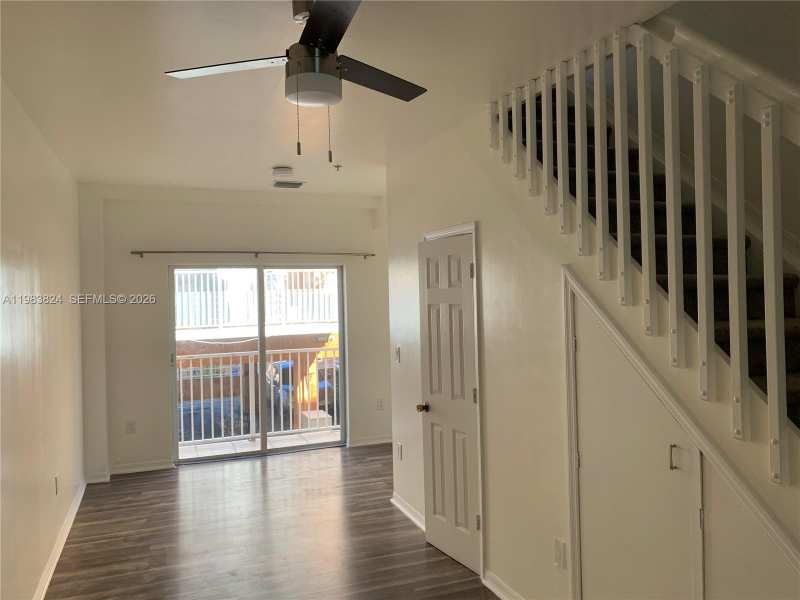 928 SW 3rd St # 203, Miami FL 33130