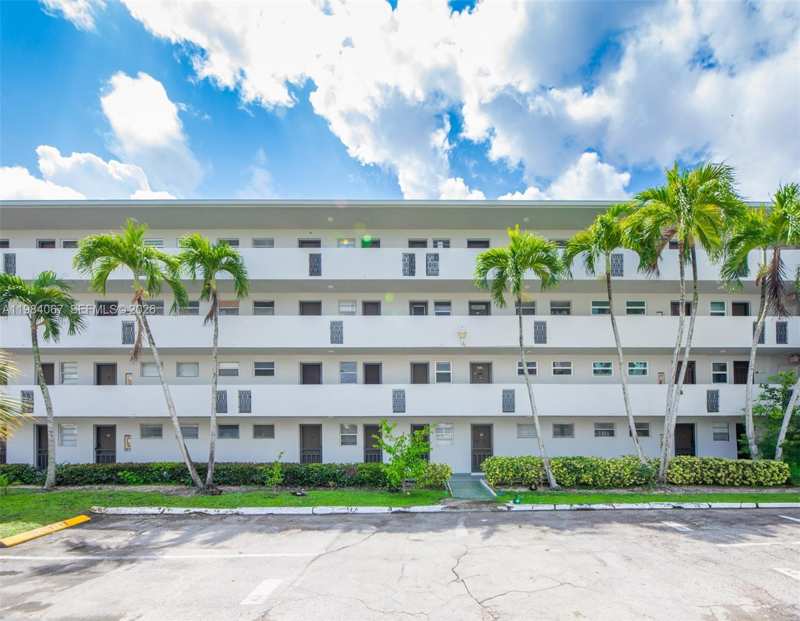 1680 NE 191st St # 2, Miami FL 33179
