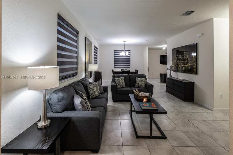 141 NE 24th Ave, Homestead FL 33033