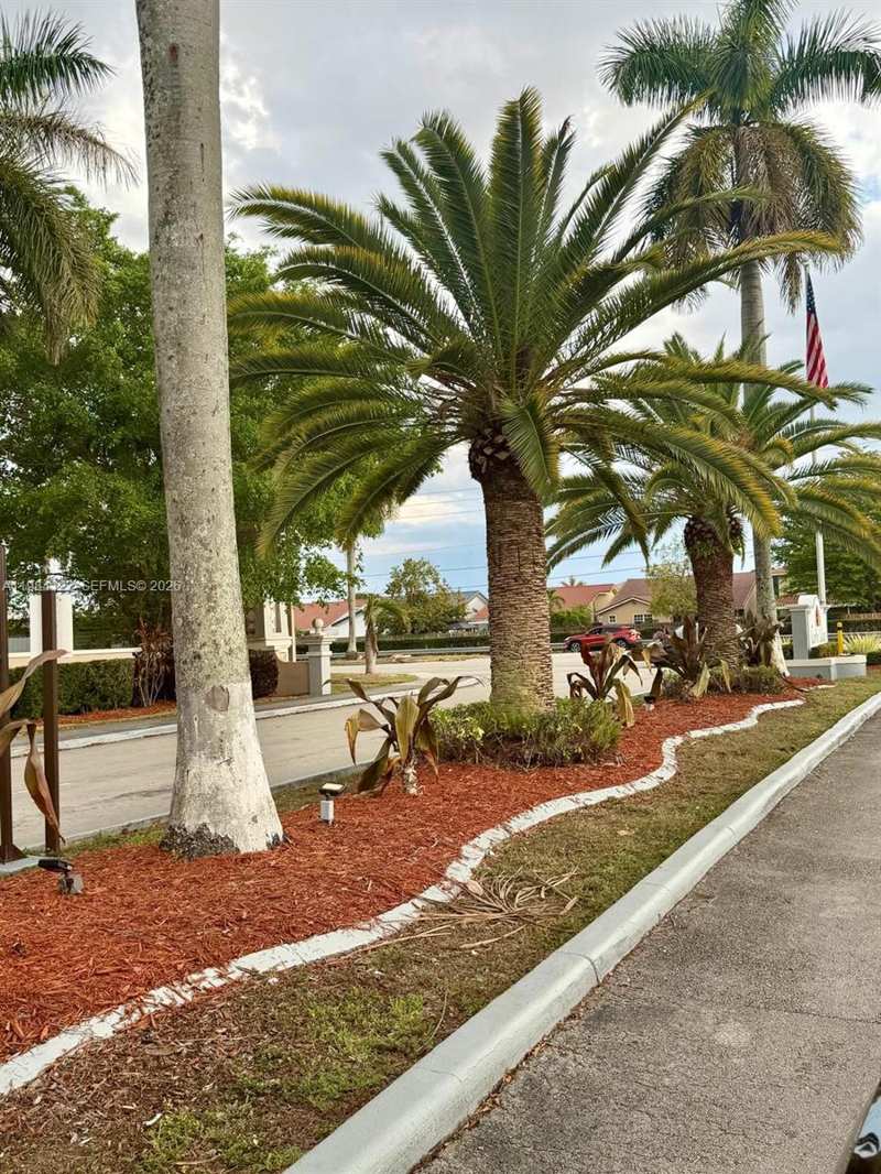 3858 SW 153rd Pl, Miami FL 33185