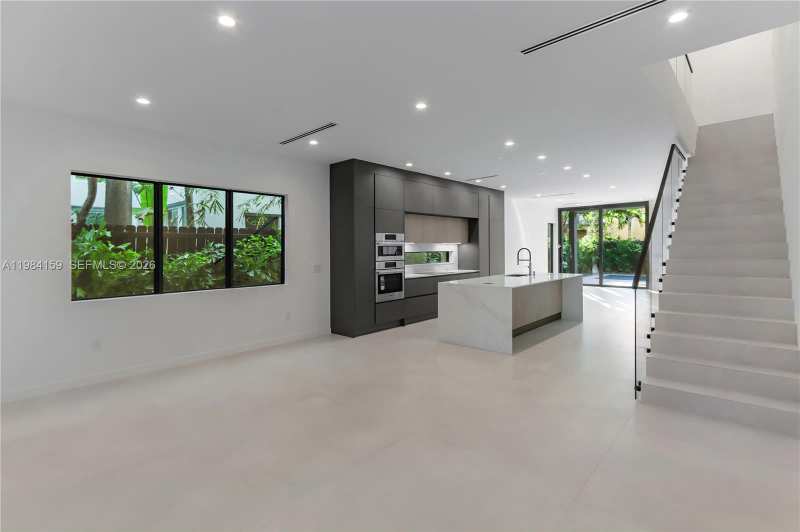 3086 Indiana St, Miami FL 33133