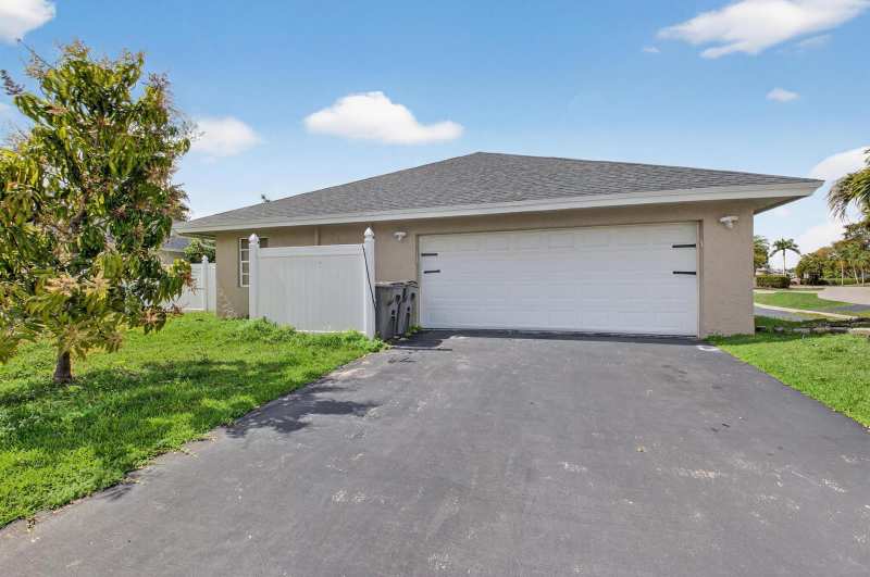 21724 Little Bear Way, Boca Raton FL 33428