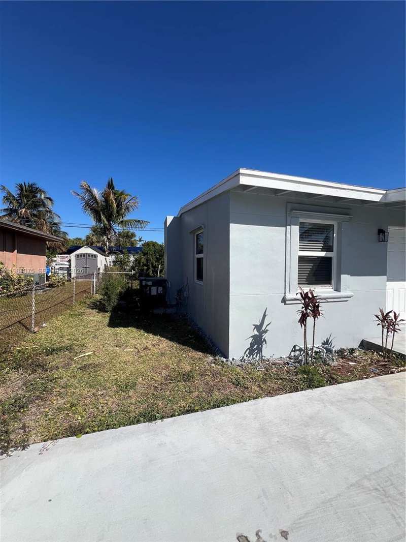 361 NW 16th St, Pompano Beach FL 33060