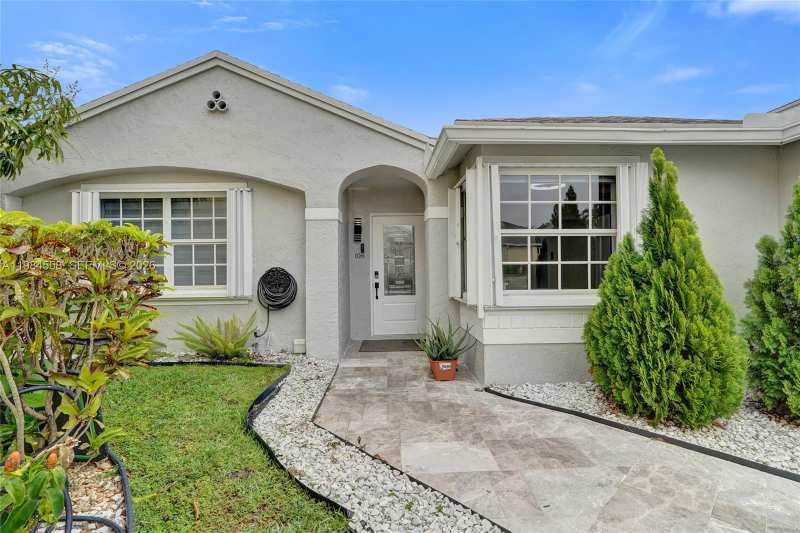 11761 NW 12th St, Pembroke Pines FL 33026