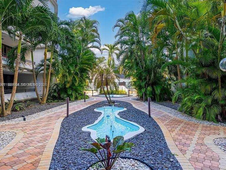 13951 Kendale Lakes Cir # 910A, Miami FL 33183