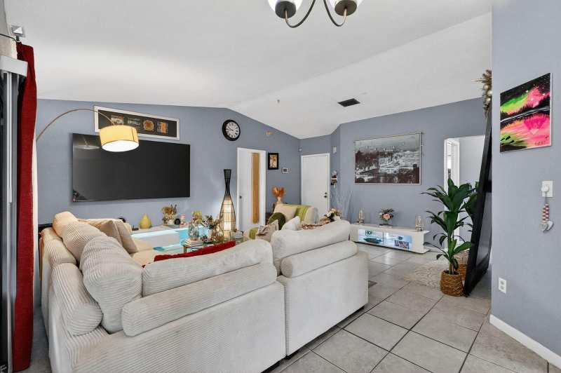 9721 W Daffodil Lane, Miramar FL 33025