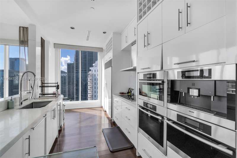 900 Brickell Key Blvd # 2904, Miami FL 33131