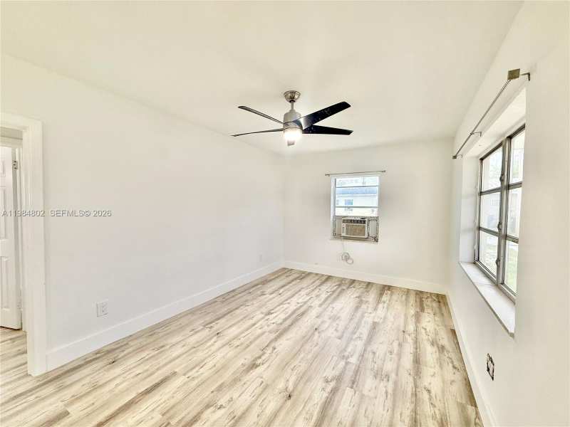 1942 NE 172nd St # 1942, North Miami Beach FL 33162