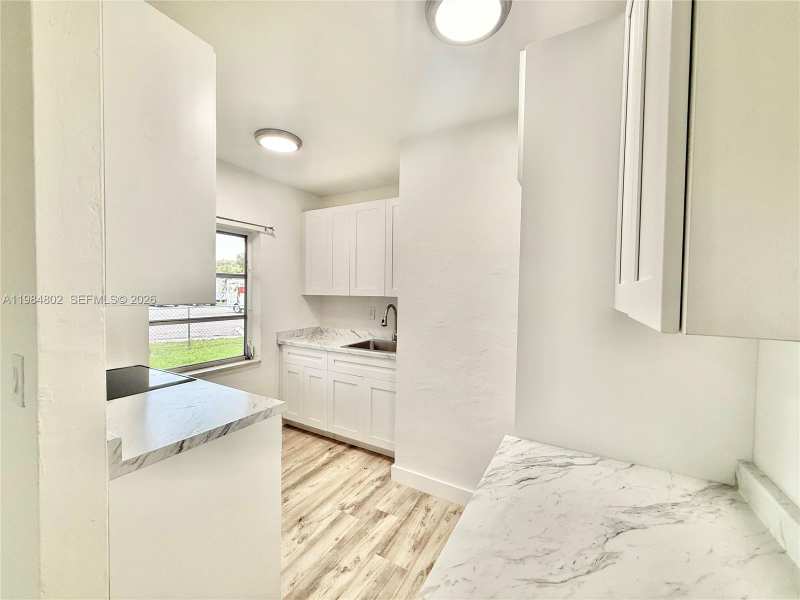 1942 NE 172nd St # 1942, North Miami Beach FL 33162