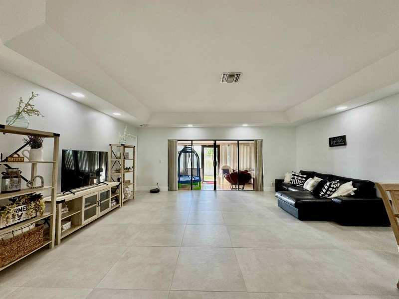 9106 Chatsworth Cascades, Boca Raton FL 33434