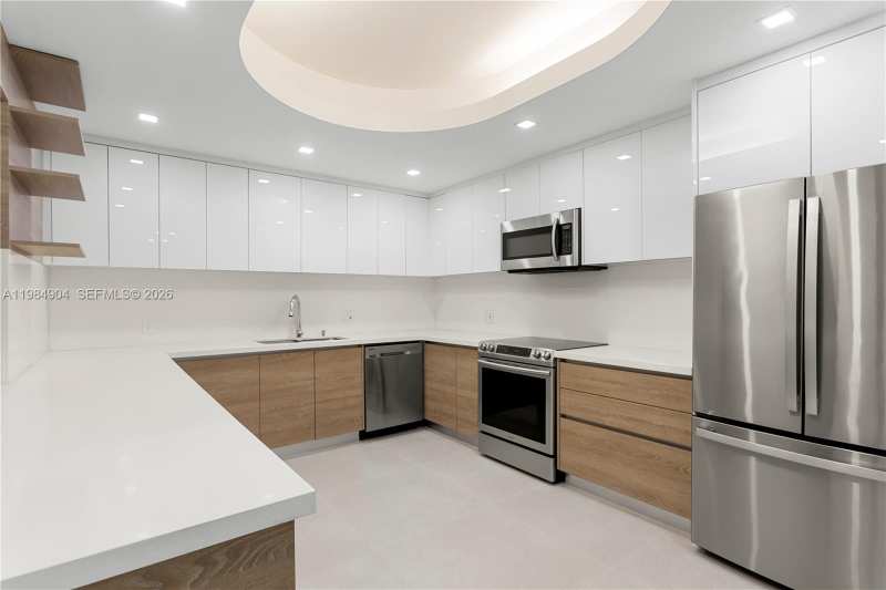 1000 Venetian Way # 303, Miami FL 33139
