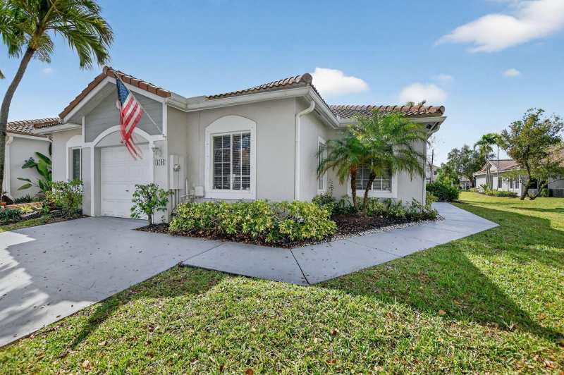 4706 SW 13th Street, Deerfield Beach FL 33442
