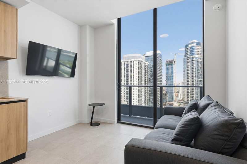 121 NE 5th St # 3711, Miami FL 33132