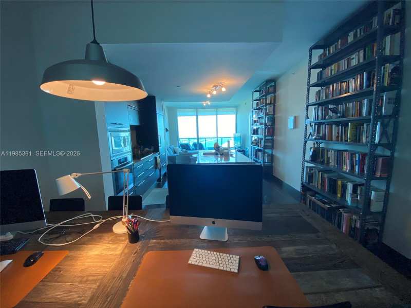 900 Biscayne Blvd # 4304, Miami FL 33132