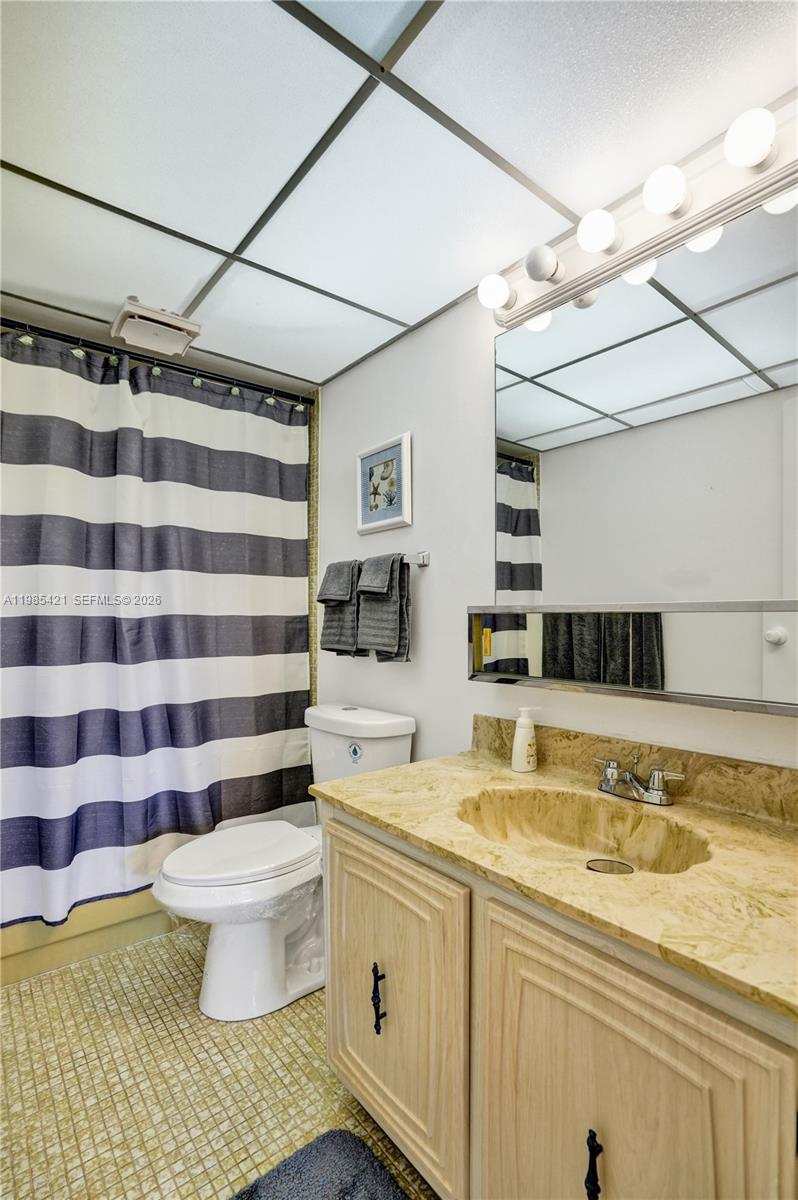 2811 Somerset Dr # 405, Lauderdale Lakes FL 33311