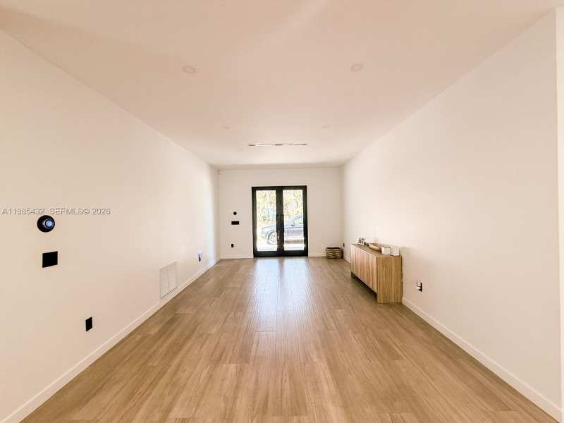 6200 SW 57th Dr, South Miami FL 33143