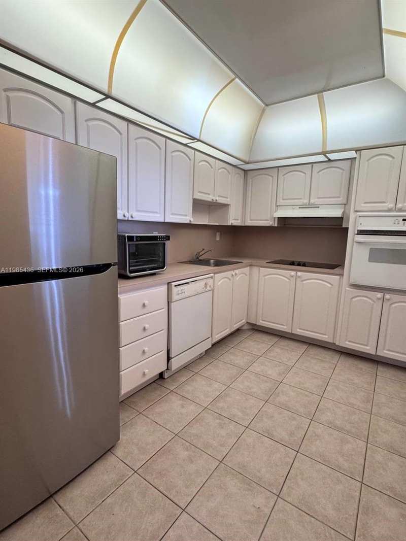 19380 Collins Ave # 910, Sunny Isles Beach FL 33160
