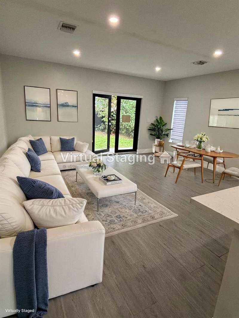 2210 W 5th Way, Hialeah FL 33010