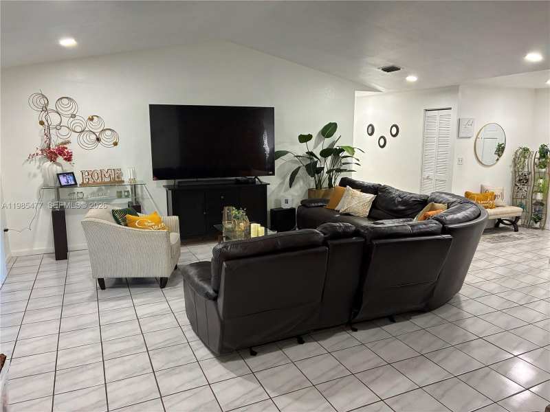 1660 N Audubon Dr # 1660, Homestead FL 33035