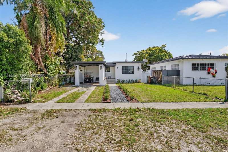 440 E 37th St, Hialeah FL 33013