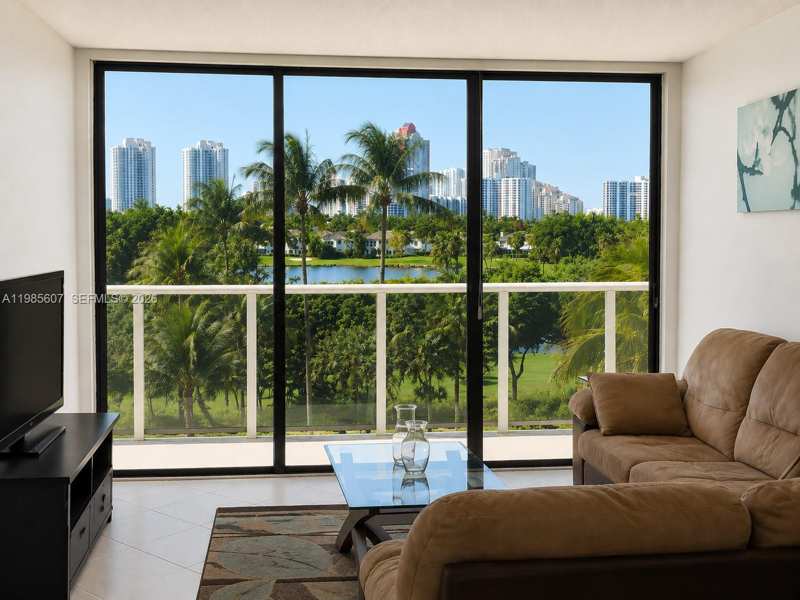 3675 N Country Club Dr # 508, Aventura FL 33180