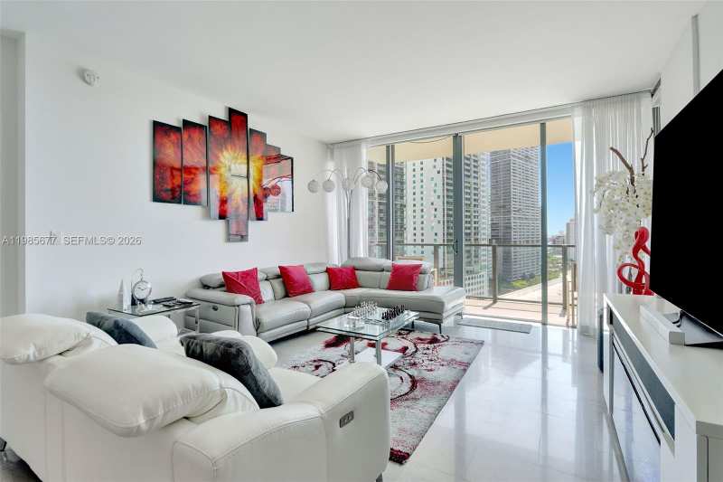 68 SE 6th St. # 1203, Miami FL 33131