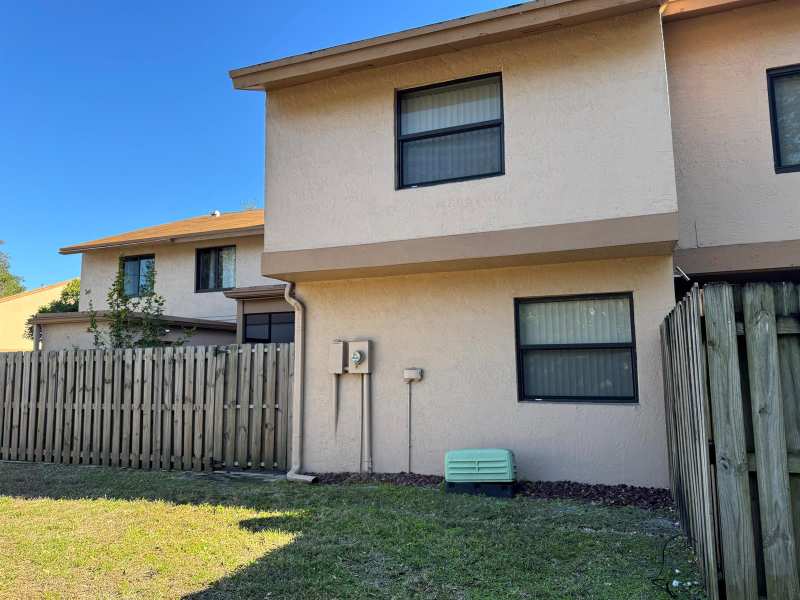 31 Chestnut Circle, Cooper City FL 33026