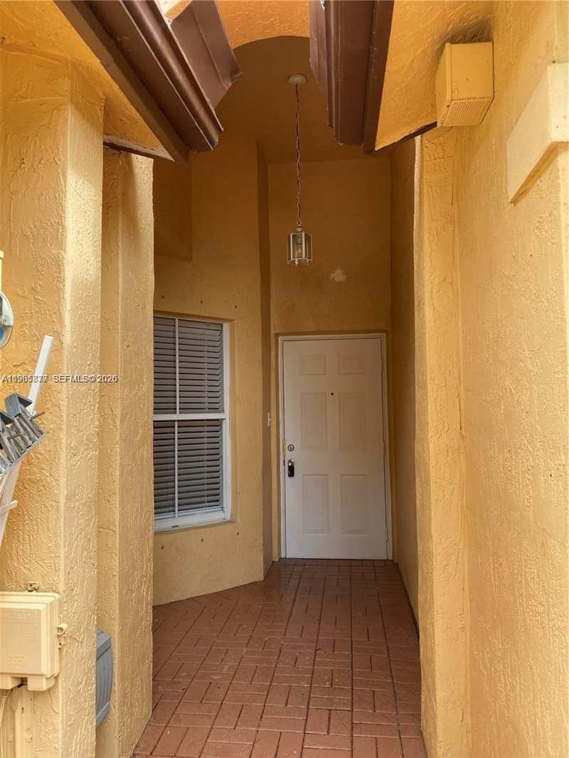 14117 N Forest Oak Cir, Davie FL 33325