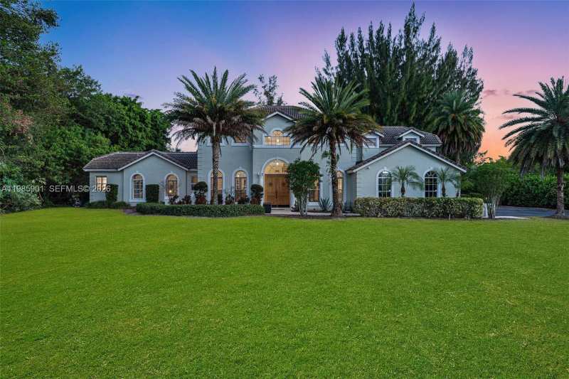 5100 NW 76th Pl, Fort Lauderdale FL 33073