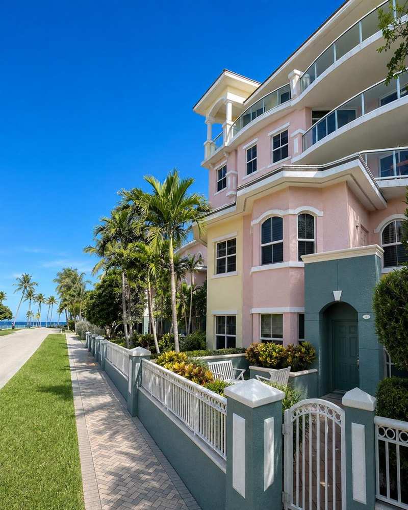 2051 SE 3rd Street, Deerfield Beach FL 33441