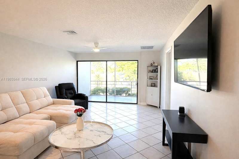 7830 NW 33rd St # 308, Davie FL 33024