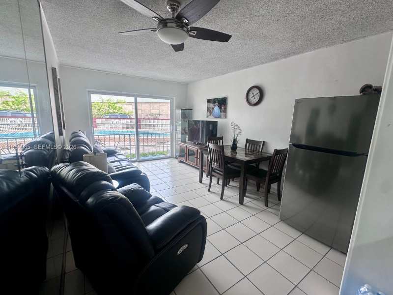 2385 NW 11th St # B16, Miami FL 33125