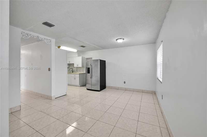 210 E 59th St, Hialeah FL 33013