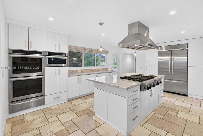 6395 SW 42nd Ter, South Miami FL 33155