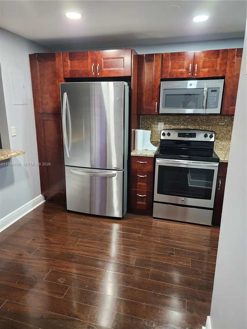 681 S Hollybrook Dr # 110, Pembroke Pines FL 33025