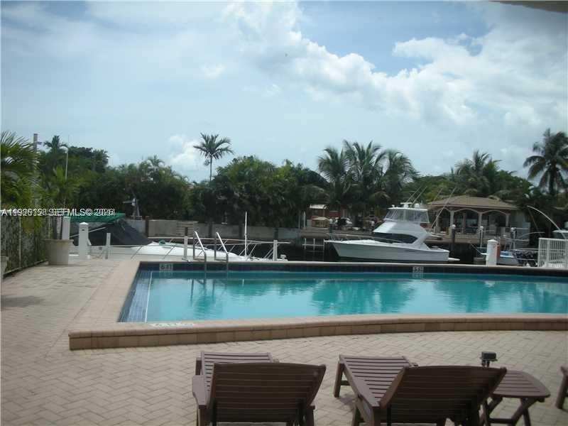 2000 NE 135th St # 1002, North Miami FL 33181