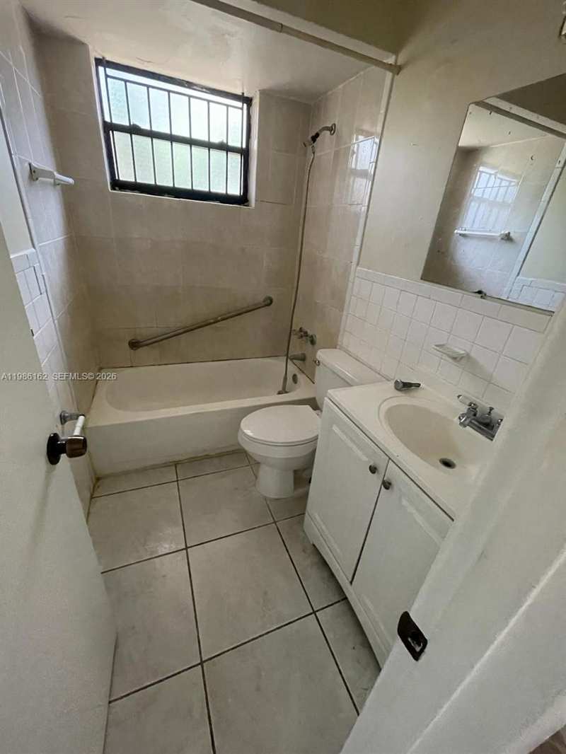 1941 NW 152nd Ter, Miami Gardens FL 33054