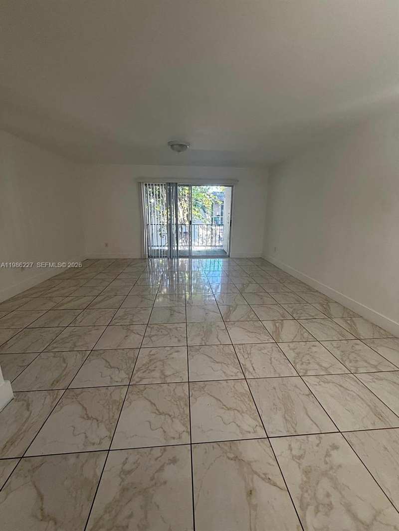 10393 N Kendall Dr # U7, Miami FL 33176