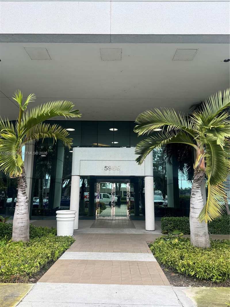 5959 Waterford District Dr # 200, Miami FL 33126