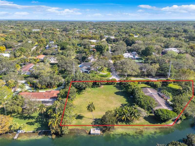 12950 SW 67th Ave, Pinecrest FL 33156