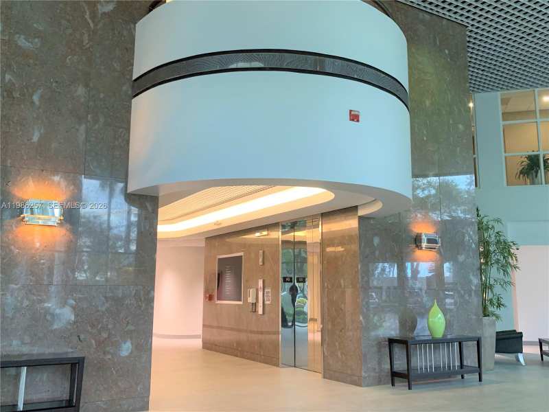 5959 Waterford District Dr # 305, Miami FL 33126