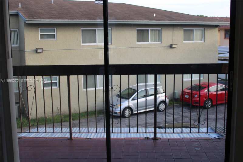 2295 W 53rd Pl # 201, Hialeah FL 33016
