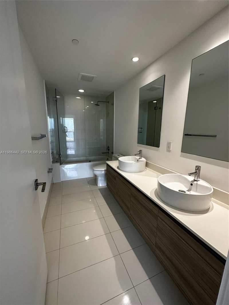 121 NE 34th St # 2707, Miami FL 33137
