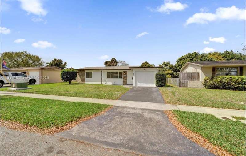5023 SW 93rd Ave, Cooper City FL 33328
