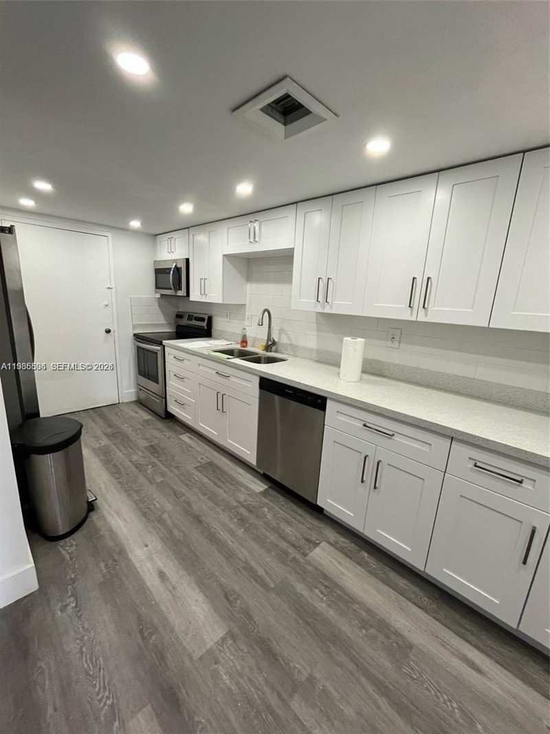 18071 Biscayne Blvd # 1702, Aventura FL 33160