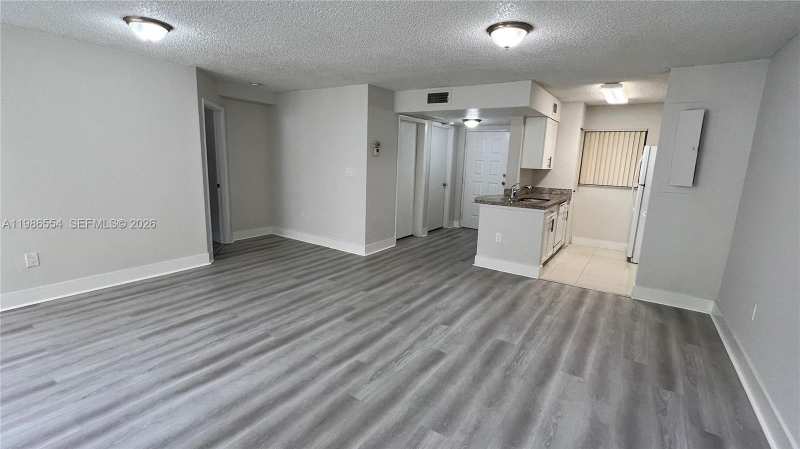 2831 N Oakland Forest Dr # 112, Oakland Park FL 33309