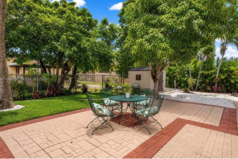 52 E 50th Pl, Hialeah FL 33013