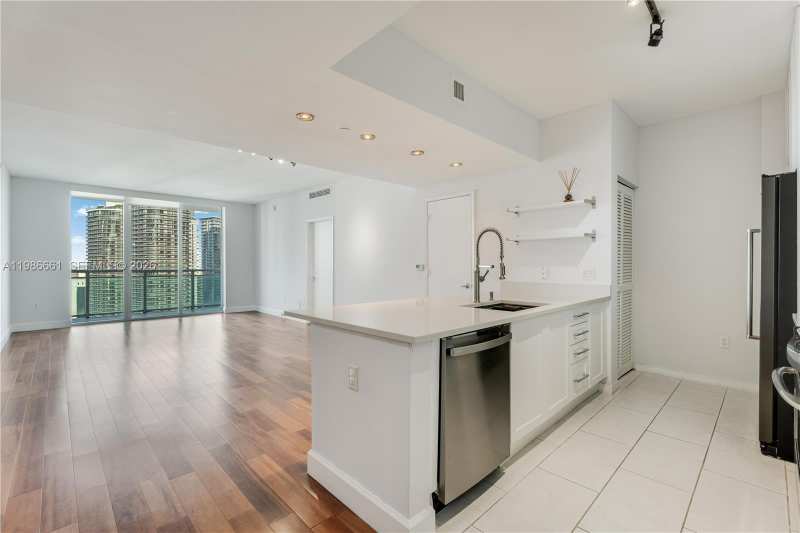 951 Brickell Ave # 3607, Miami FL 33131