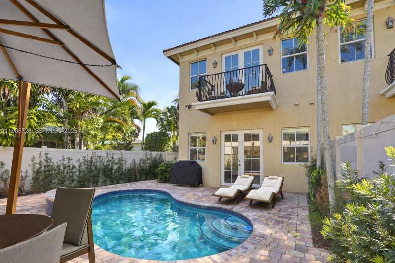 1121 NE 14th Ave, Fort Lauderdale FL 33304