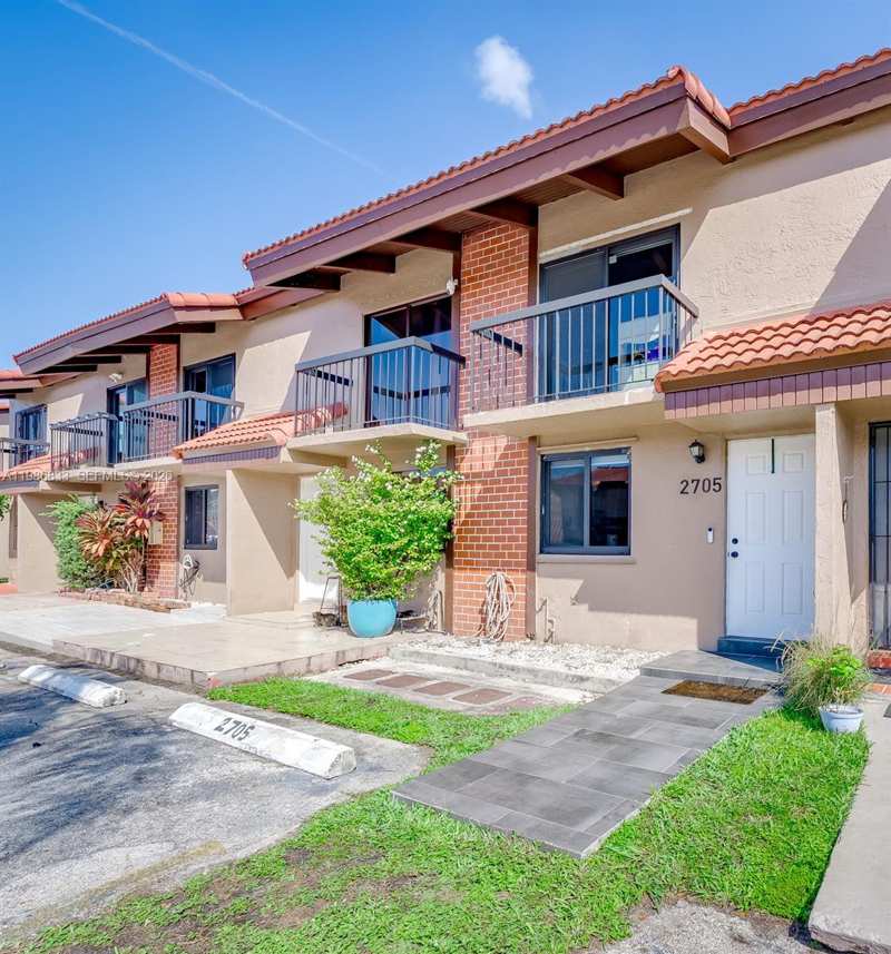 1809 SW 107th Ave # 2705, Miami FL 33165